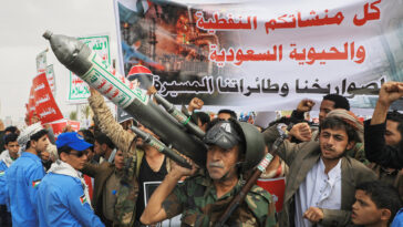 iran-backed-houthis-attack-aramco-refinery-in-saudi-arabia,-red-sea-port