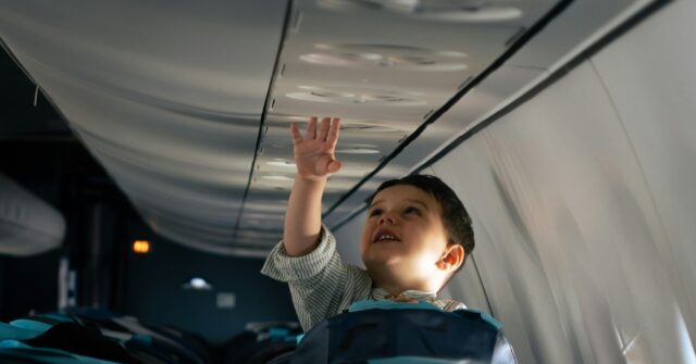 canadian-flight-canceled-when-toddler-refuses-to-sit-down-and-buckle-seatbelt
