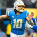 los-angeles-chargers-betting-outlook:-can-justin-herbert-and-mike-mcdaniel-finally-deliver?