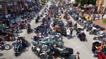 popular-motorcycle-rally-revs-up-to-500,000-attendees-in-a-small-town