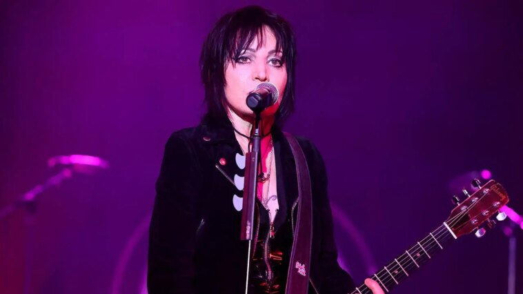 joan-jett-cancels-remaining-2026-concerts-after-undergoing-surgery-for-‘fractured-vertebrae’