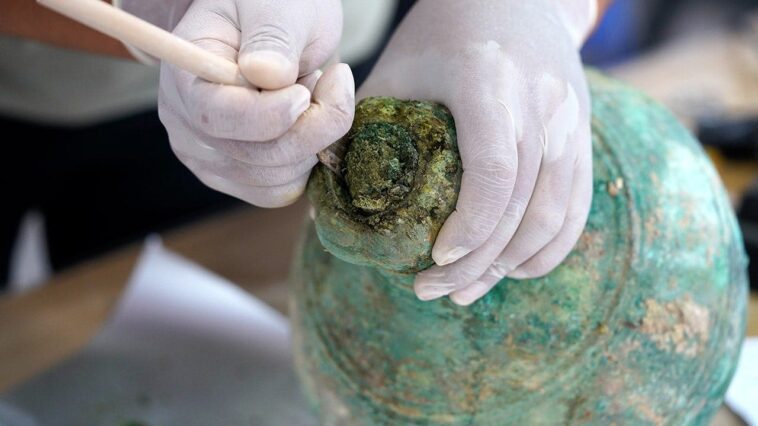 2,200-year-old-alcohol-found-sealed-inside-ancient-tomb-—-and-there’s-nearly-a-gallon-of-it