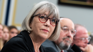 embattled-smithsonian-director-brought-‘marxist’-activism,-political-agenda-to-roles-through-career:-historian