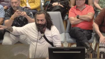 brave-iranian-christian-sharia-survivor-goes-berserk-on-mckinney-city-council-over-proposed-islamic-center:-“you’re-going-to-regret-not-listening-to-people-like-us-who-lived-under-sharia-law”