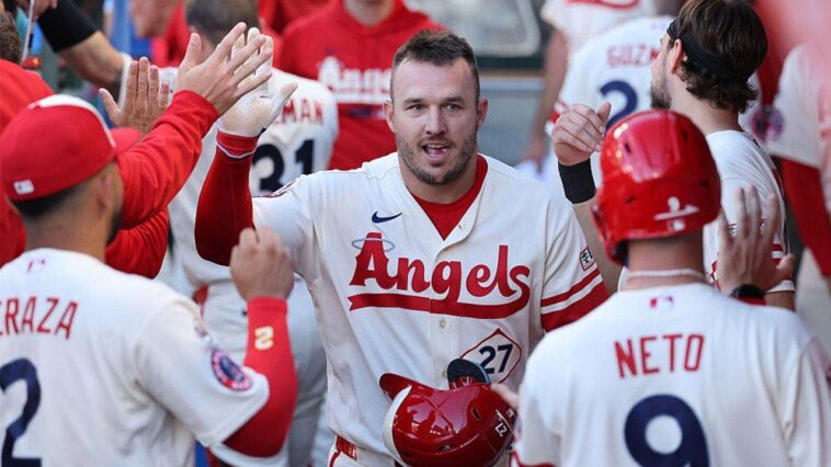 mike-trout-golf-outing-goes-from-team-bonding-event-to-awkward-mlb-trade-deadline-mess-for-angels