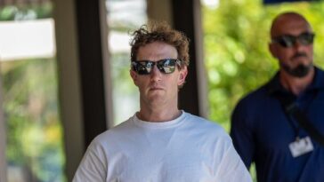 stranded-boat-rescued-in-alaska-after-mark-zuckerberg’s-superyacht-ignores-call-for-help