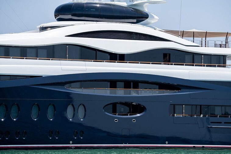 zuckerberg’s-$300m-yacht-‘refused’-to-help-stranded-boat