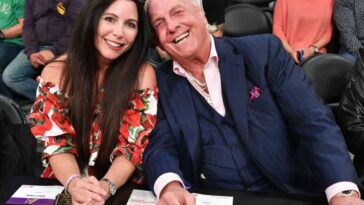 ric-flair-says-ex-girlfriend-has-come-‘running-back’-to-him-—-then-adds-huge-twist