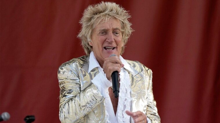 rod-stewart-postpones-concert-due-to-‘minor-medical-procedure’-on-one-last-time-tour