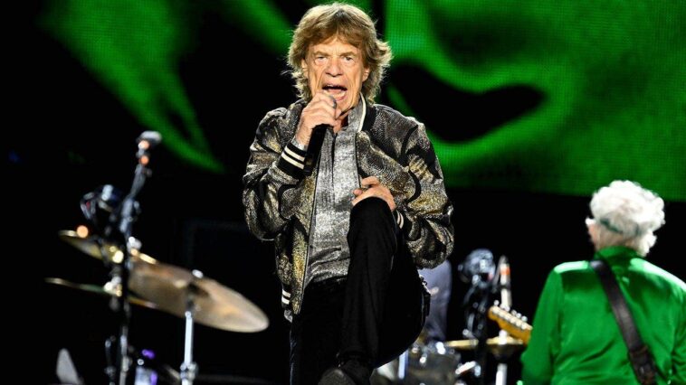 mick-jagger-proves-he-still-has-the-‘moves-like-jagger’-in-viral-dance-video