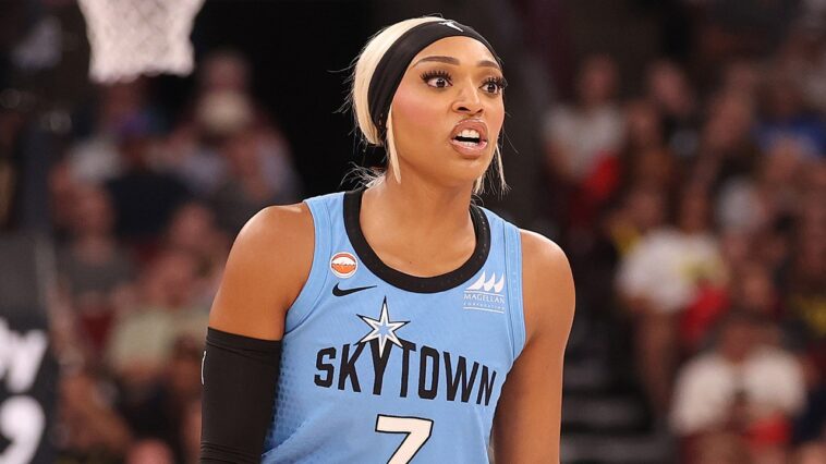 dijonai-carrington,-who-declared-‘white-privilege’-after-ejection,-plays-vs-storm-as-wnba-remains-silent