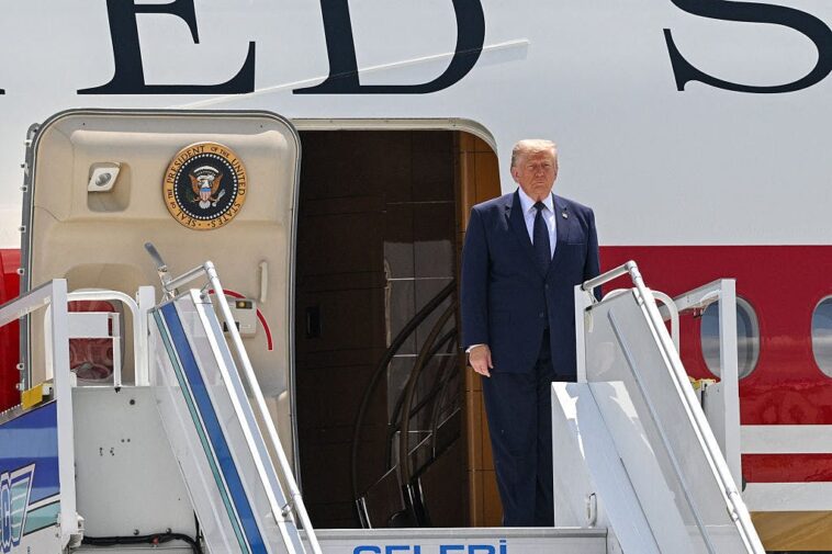 trump-pulled-off-secret-plane-swap-using-catering-truck-after-iran-threat:-report
