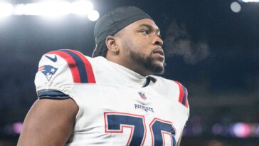 patriots-send-offensive-lineman-caedan-wallace-to-dolphins-in-surprising-inter-division-trade
