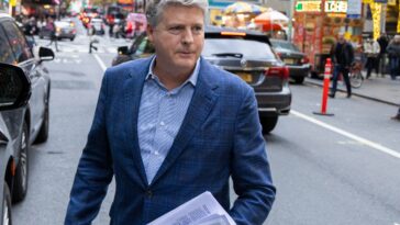new-york-yankees-strike-$2.6b-financing-deal-with-apollo-—-what-it-means-for-the-steinbrenner-family