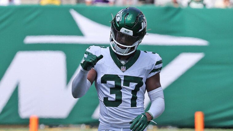 jets-player-taken-off-field-in-ambulance-during-training-camp-joint-practice-with-buccaneers