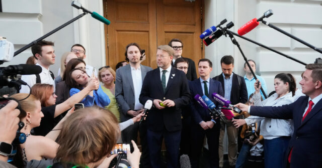 russia-bans-final-anti-war-party-from-contesting-elections,-ruling-it-accepted-western-money-and-backs-‘international-lgbt-movement’