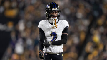 ravens-cb-nate-wiggins-carted-off-field-with-leg-injury