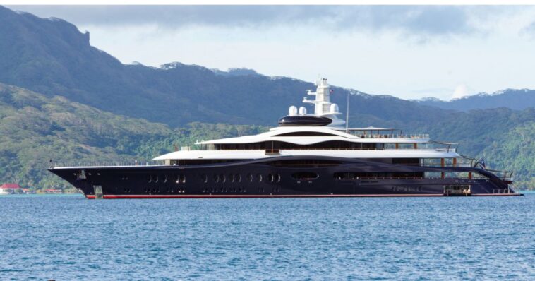 zuckerberg-superyacht-accused-of-ignoring-vessel’s-call-for-help-–-alaskan-cruise-captain-comes-to-the-rescue