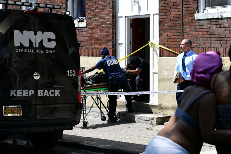 nyc-man-suspected-of-stabbing-ex-girlfriend’s-male-buddy-to-death-caught-casually-eating-pizza:-sources