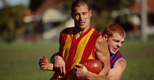 watch:-australian-football-allows-6’-3″-200-pound-male-to-play-in-women’s-league