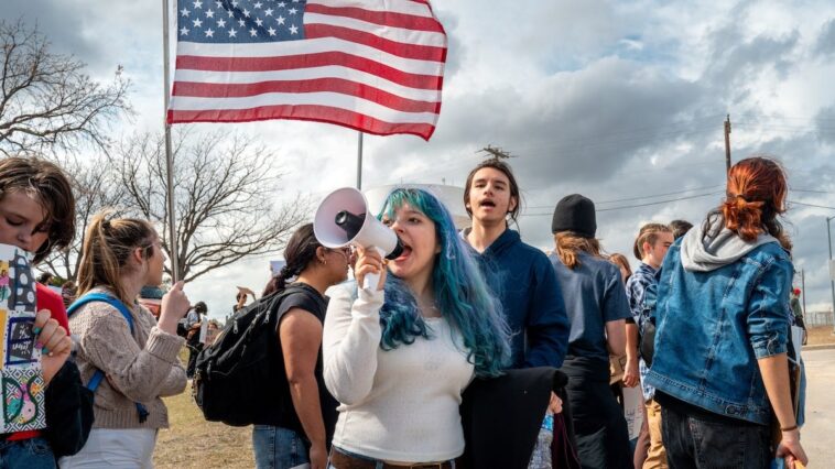 why-socialism-is-winning-with-america’s-youth