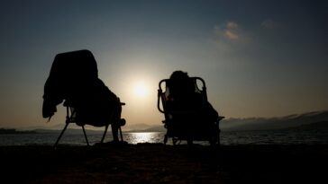 solar-eclipse-craze-grips-spain,-iceland-as-millions-prepare-for-‘event-of-the-century’