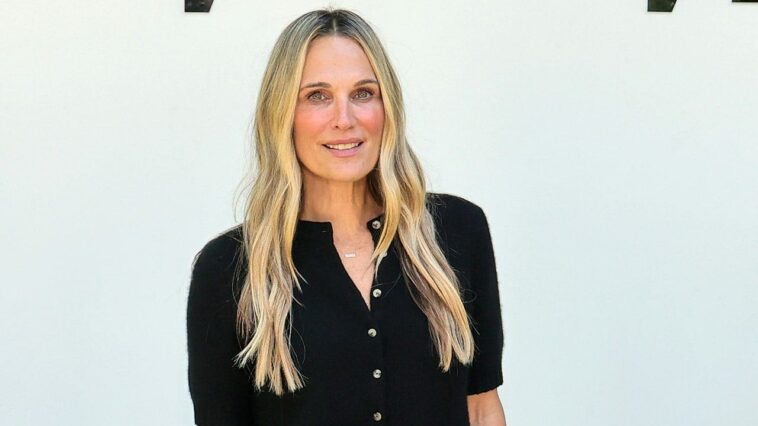 molly-sims-calls-out-hollywood-for-lying-about-beauty-secrets
