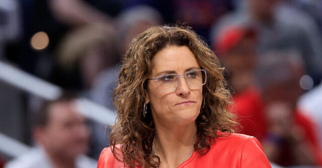 wnba-coach-stephanie-white-claims-she-didn’t-see-foul-on-sophie-cunningham,-video-shows-otherwise