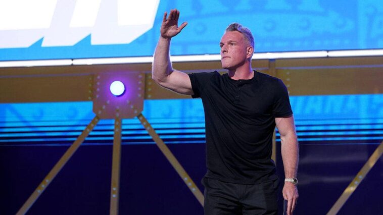 pat-mcafee-threatens-to-sue-liberal-troll-who-accused-him-of-using-‘n-word’-after-sitting-with-trump