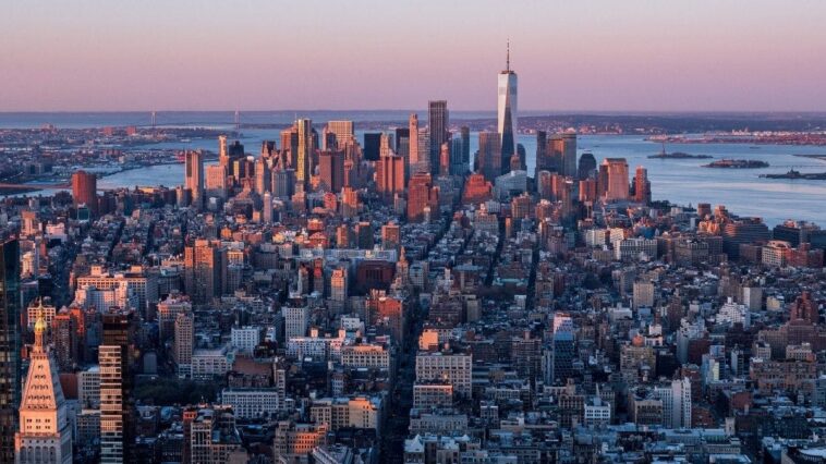 manhattan-rents-surge-to-historic-high-as-mamdani’s-rent-freeze-looms