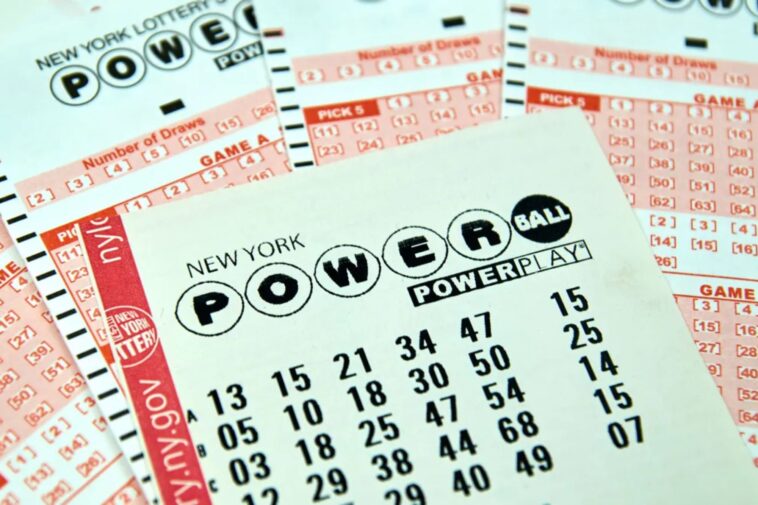 powerball-ticket-holder-in-illinois-wins-$1.04-billion-jackpot