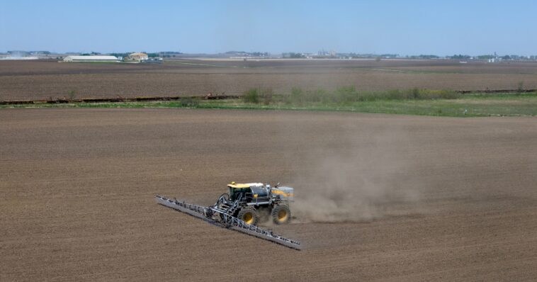 dem-running-for-iowa-secretary-of-agriculture-says-farming-‘isn’t-that-hard’-and-claims-farmers-barely-work