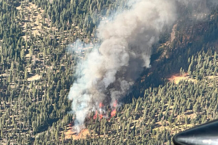 rich-homeowners-put-on-notice-as-wildfire-rips-through-forest-near-their-sprawling-lake-tahoe-cabins