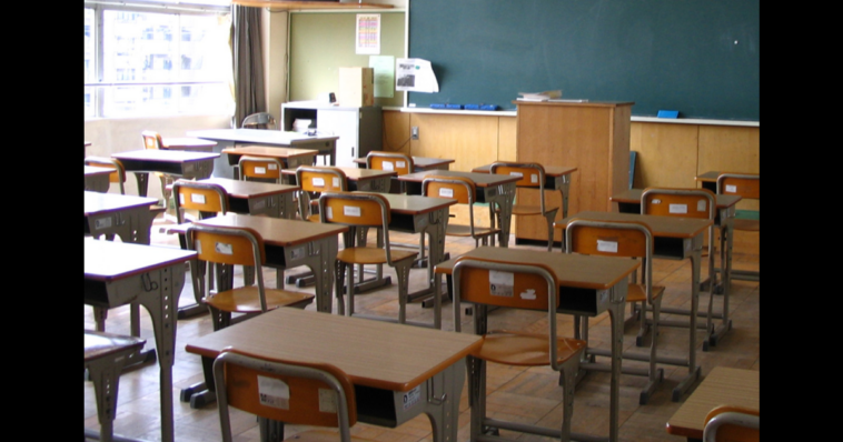 high-school-english-teacher-brought-to-tears-as-he-reveals-some-seniors-in-his-class-cannot-write-a-single-sentence-(video)