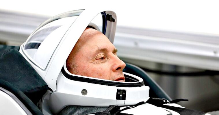 astronaut-mike-fincke-is-leaving-nasa-7-months-after-health-emergency-in-space-that-led-to-the-first-medical-evacuation-from-the-iss