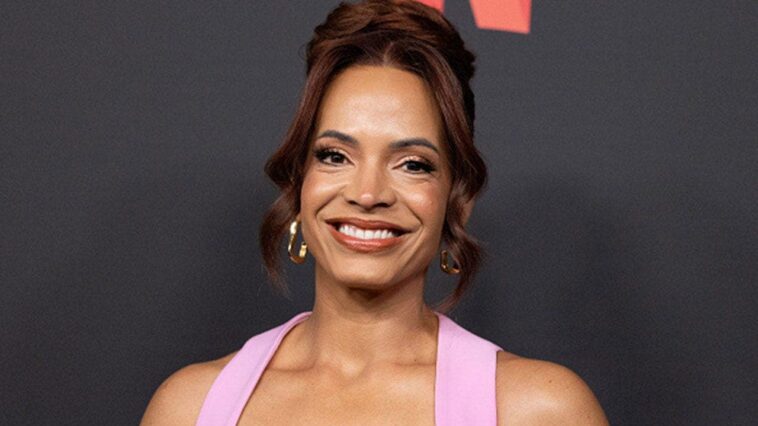 netflix-gives-elle-duncan-another-mlb-showcase-at-field-of-dreams,-baseball-fans-have-seen-enough
