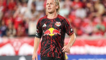 red-bulls-head-of-sport-tells-the-post-where-things-stand-with-emil-forsberg’s-future