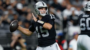 raiders-rookie-fernando-mendoza-thanks-god-for-an-nfl-debut-that-compares-favorably-to-‘mr-brady’