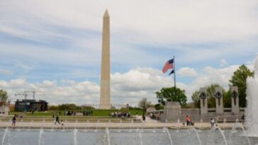 outrageous!-thugs-vandalize-dc’s-beautiful-world-war-ii-memorial-with-bubbles-and-graffiti-containing-a-disgusting-message-–-trump-responds-with-fire