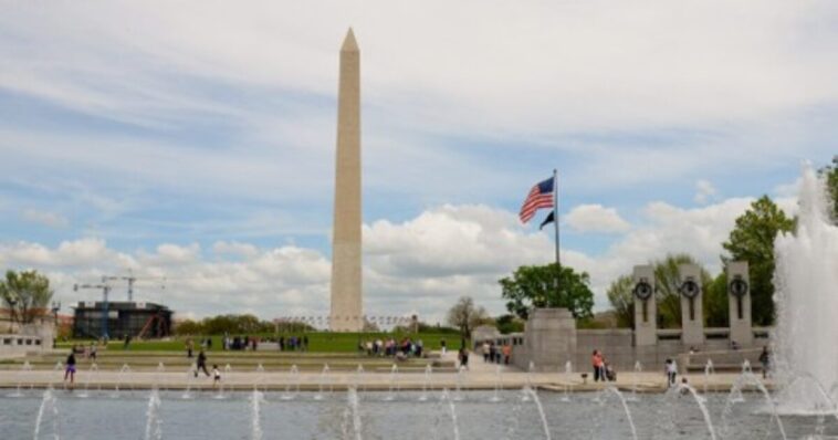 outrageous!-thugs-vandalize-dc’s-beautiful-world-war-ii-memorial-with-bubbles-and-graffiti-containing-a-disgusting-message-–-trump-responds-with-fire