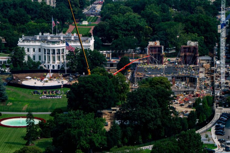 trump-asks-supreme-court-to-let-$400m-ballroom-project-resume-at-white-house