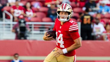 49ers-quarterback-hospitalized-after-struggling-to-breathe-in-first-game-in-nearly-2-years