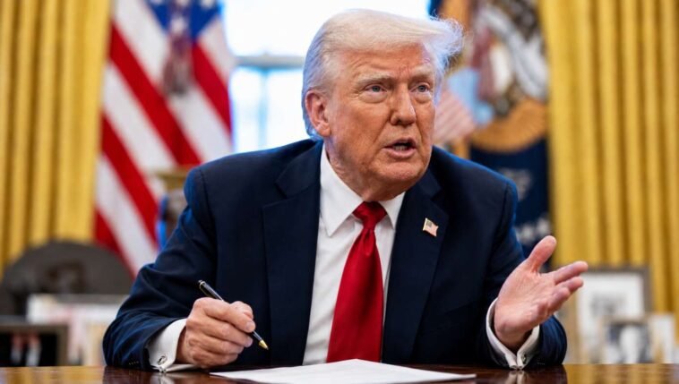 ‘how-do-you-spell-gazongas?’-asks-trump-while-drafting-up-job-posting-for-new-press-secretary
