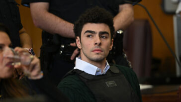 breaking:-luigi-mangione-confesses-to-assassinating-health-care-ceo,-pleads-guilty-to-murder