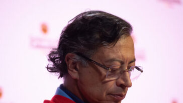 gustavo-petro-to-flee-colombia-after-disastrous-presidential-term,-earthquake