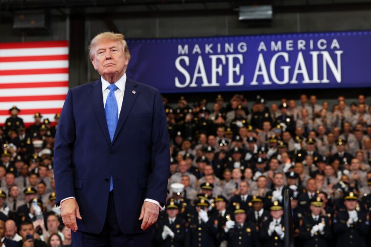 trump-unveils-fbi-crime-report-showing-violent-crime-drop-at-‘record’-rate-—-deploys-new-attack-line-on-dems