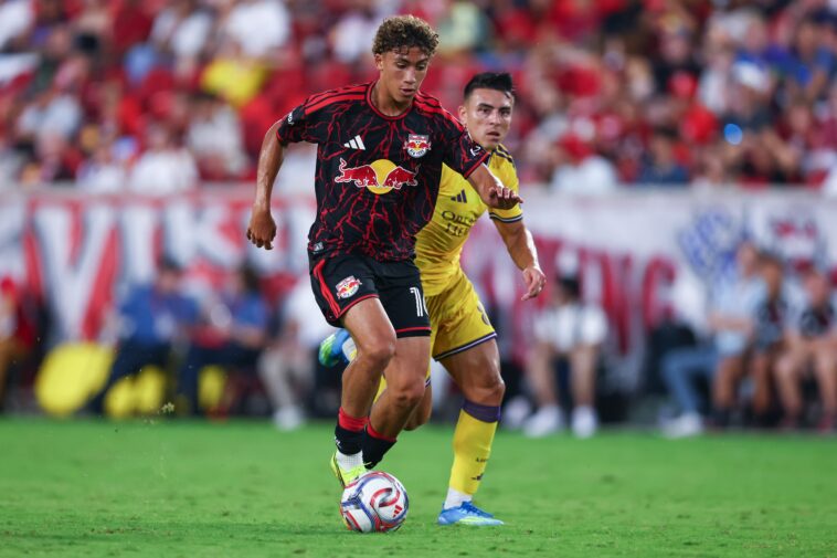 red-bulls’-julian-hall-still-‘in-between’-on-world-cup-call-with-usmnt,-persistent-poland-both-options