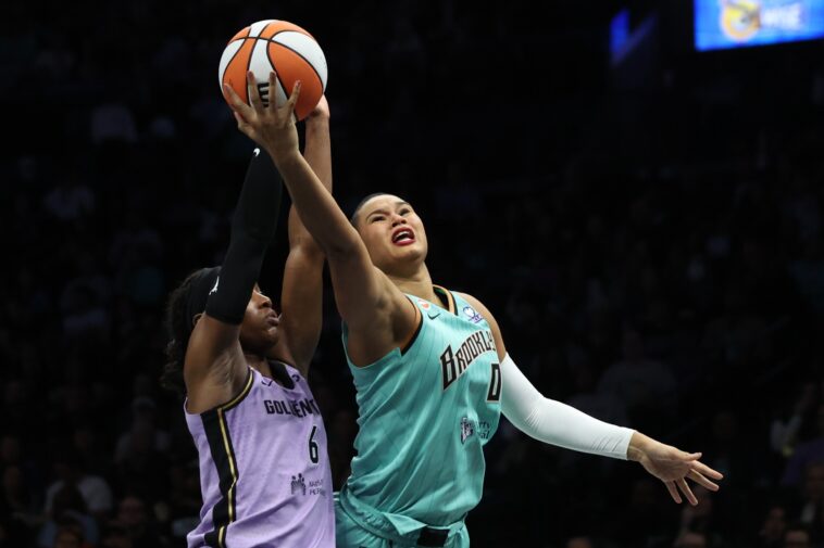 satou-sabally’s-concussion-battle-feels-unfair-—-but-it’s-right-for-her-to-prioritize-health