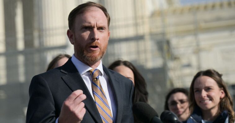 companies-back-down-after-red-state-ag’s-debanking-probe