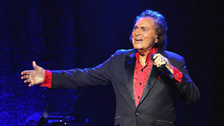 ‘a-man-without-love’-singer-engelbert-humperdinck-credits-underwater-workout-for-keeping-him-‘alive’-at-90